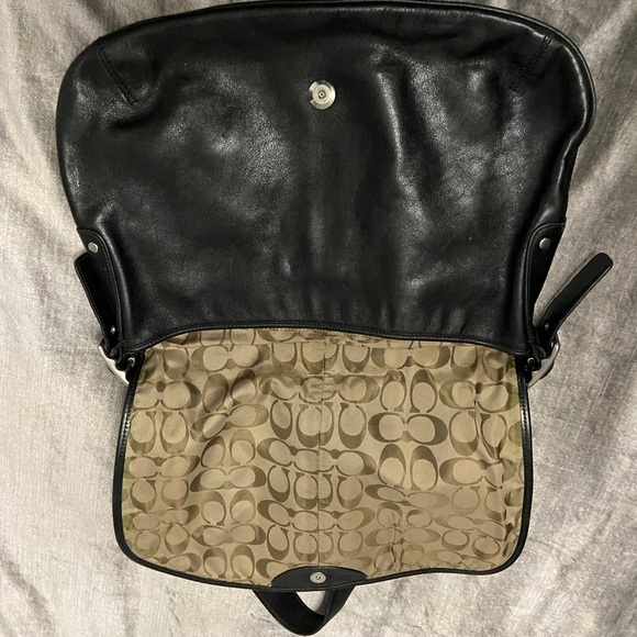 Coach Hobo - Picture 2 of 4